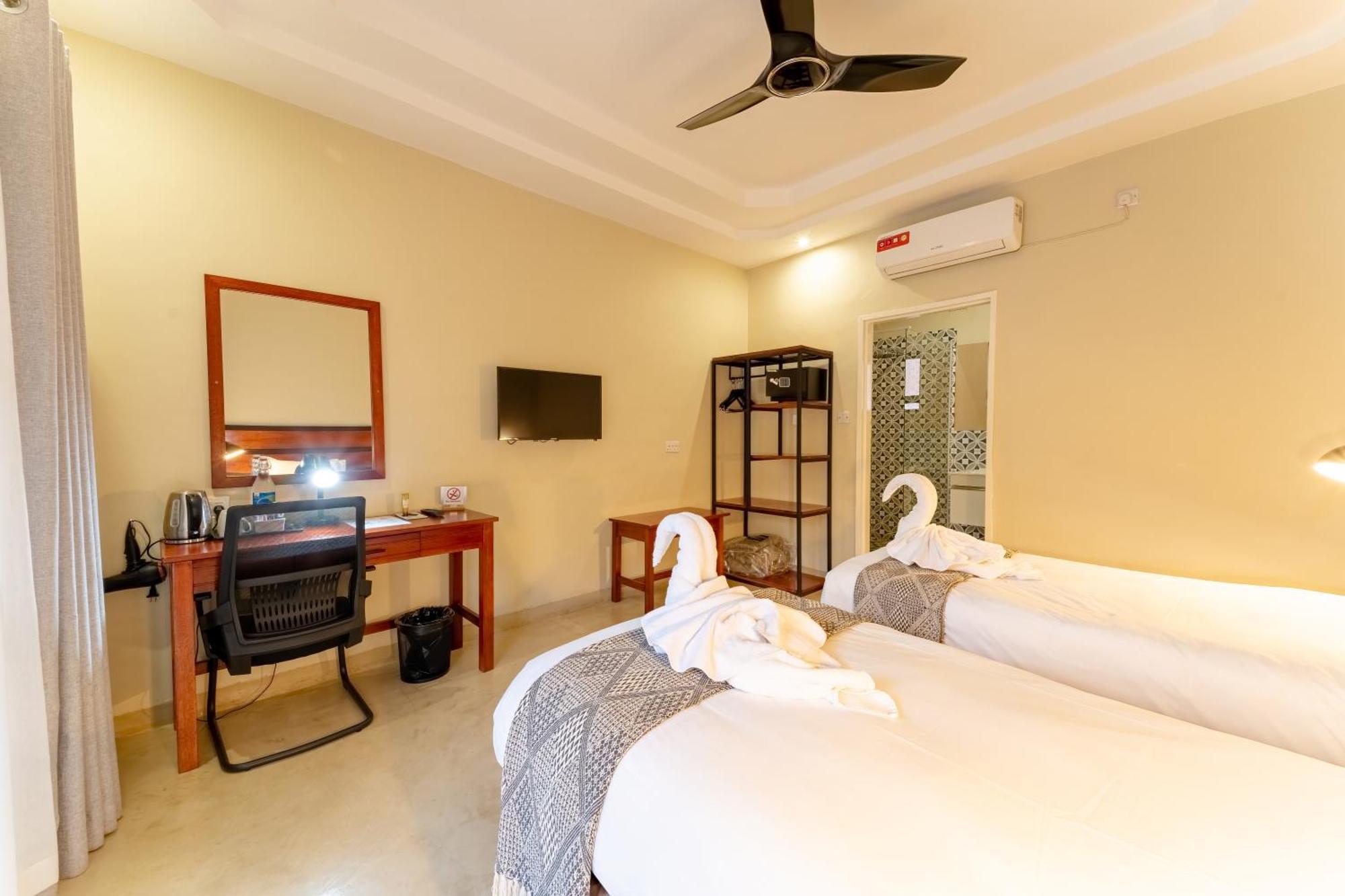 The Shrub Lodge Victoria Falls Exteriör bild