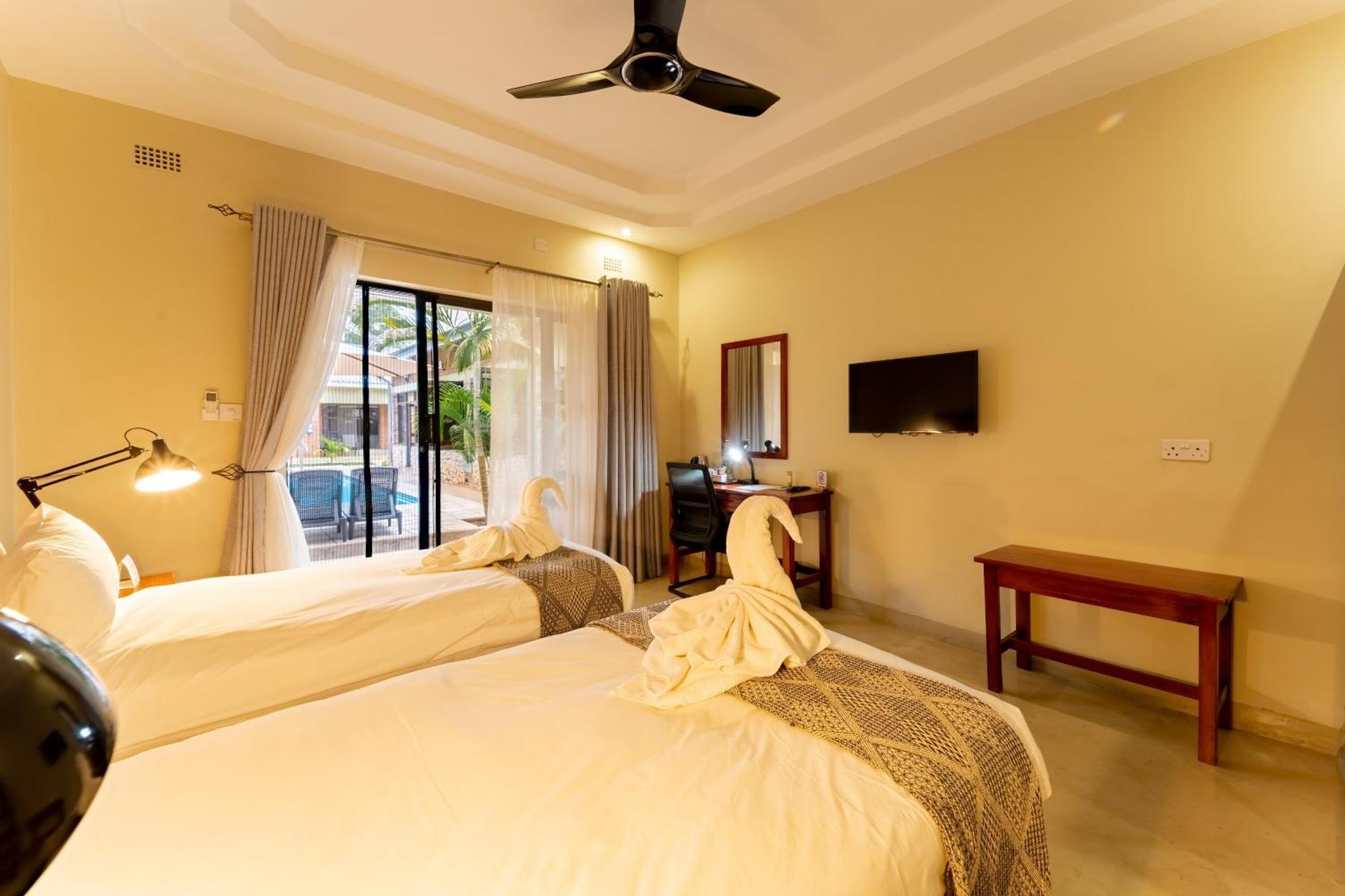 The Shrub Lodge Victoria Falls Exteriör bild